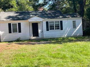 216 Meadowdale Dr, Warner Robins, GA 31088