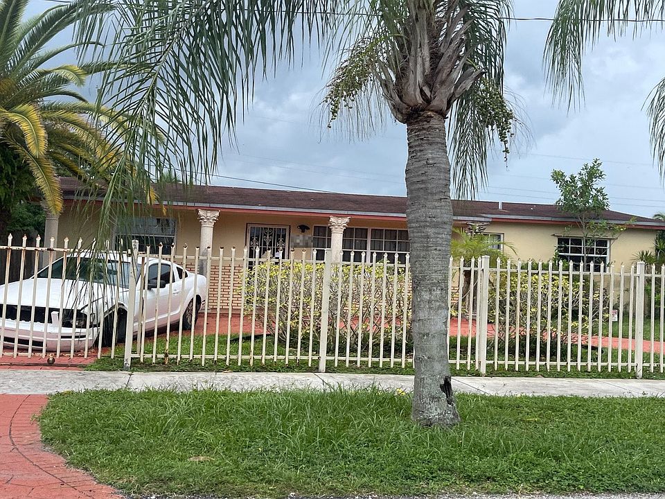 1st image of 1010 NW 200th Ter