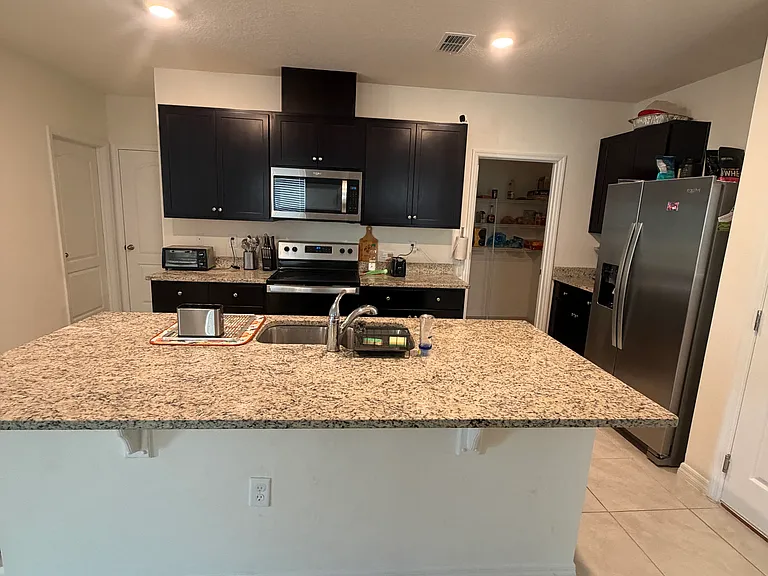 553 Park Place Blvd — Photo 5