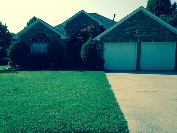 2nd image of 3017 Vanderbilt Dr