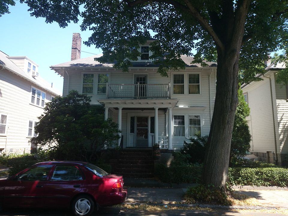 2nd image of 59 Moraine St