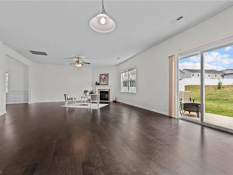 254 Sapphire Rd — Photo 8