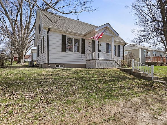 2nd image of 227 Jefferson St