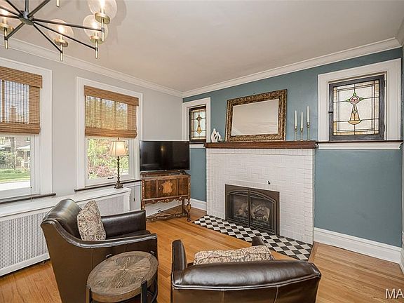 4th image of 332 Marion Ave