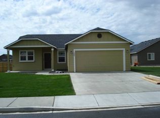 1895 Crab Apple Cres, West Richland, WA 99353