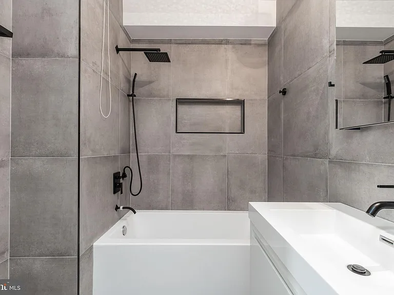 1733 Carpenter St #D — Photo 27