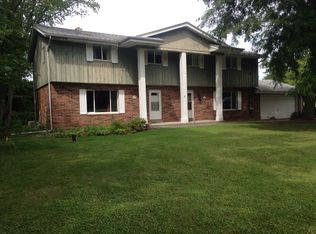 W360N5105 Brown St, Oconomowoc, WI 53066