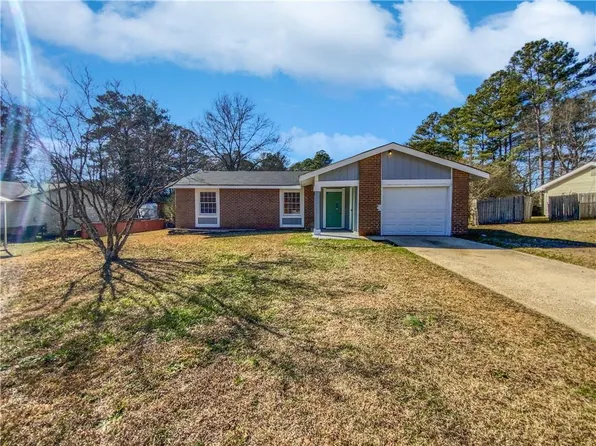 9127 Greenwood Dr, Jonesboro, GA 30238