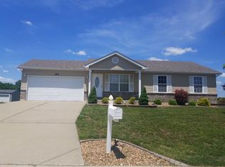 124 Hickory Trails Dr, Wright City, MO 63390