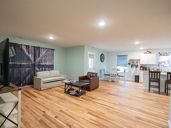 3rd image of 3146 White Ash St