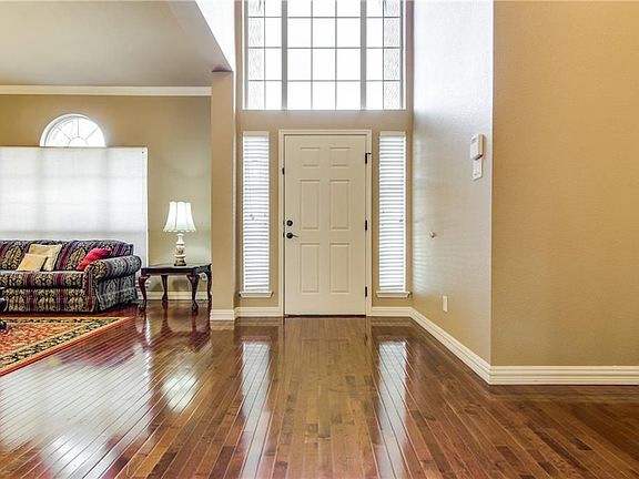 3rd image of 1807 Bay Hill Dr