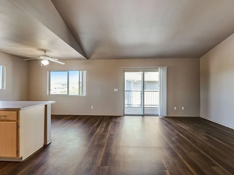 Gateway Village Apartments — Photo 46