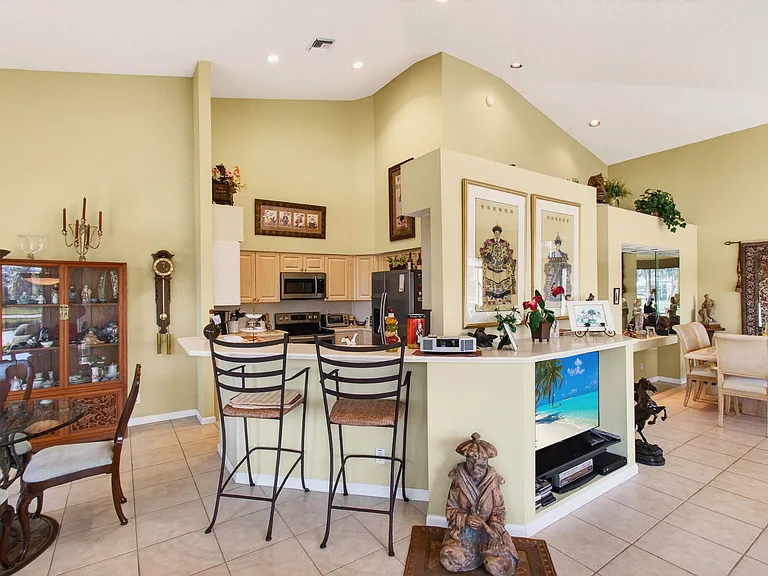 6862 Swansea Ln — Photo 18