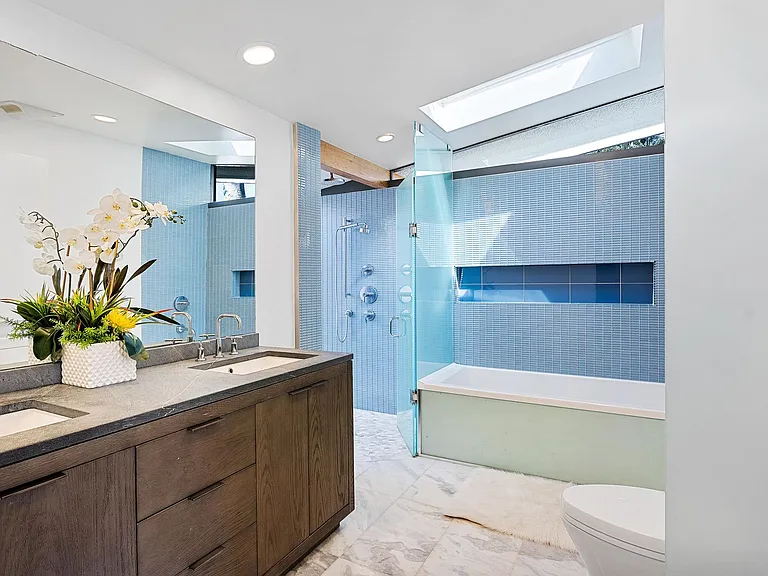 6225 Frondosa Dr — Photo 22