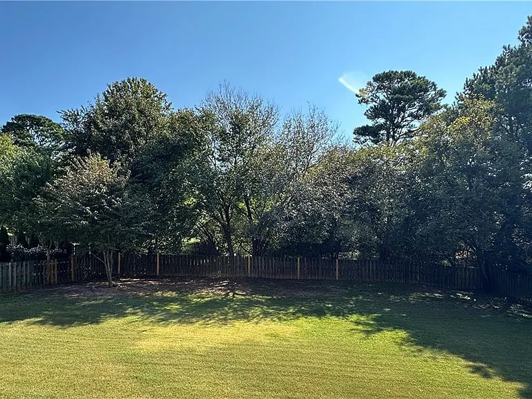 2020 Bentwood Ct — Photo 35