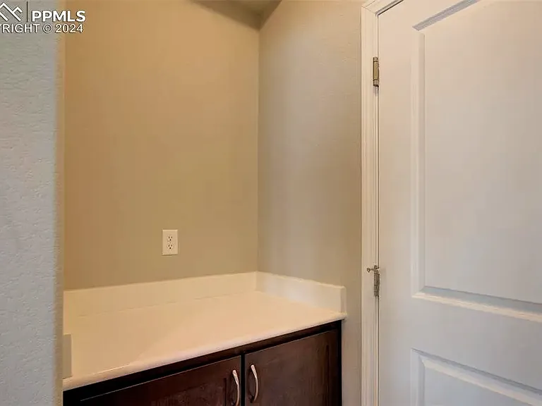 7813 Tent Rock — Photo 16