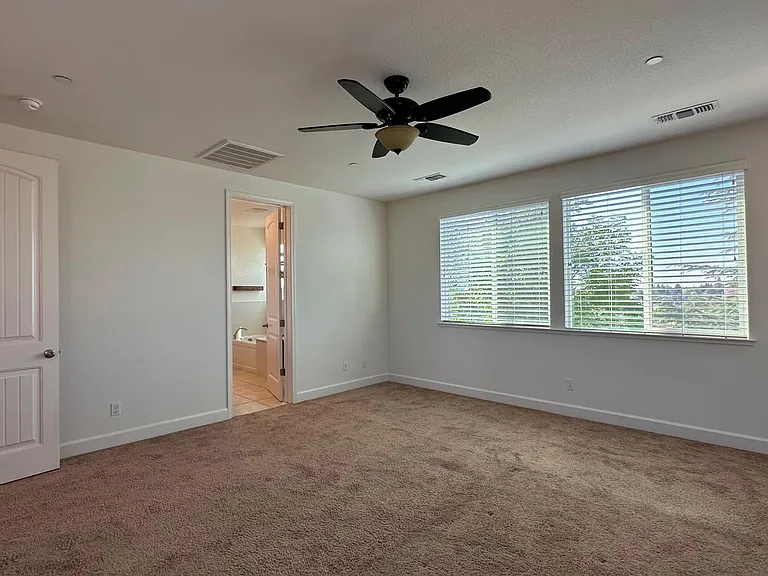 1407 Skibbereen Way — Photo 34