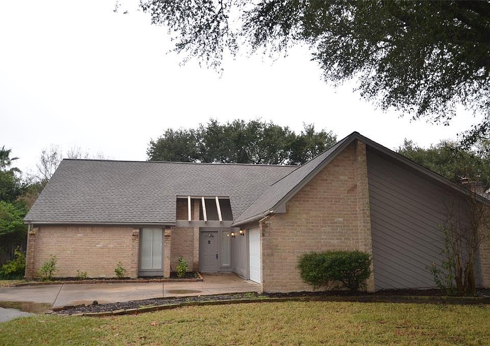 1st image of 15758 Boulder Oaks Dr