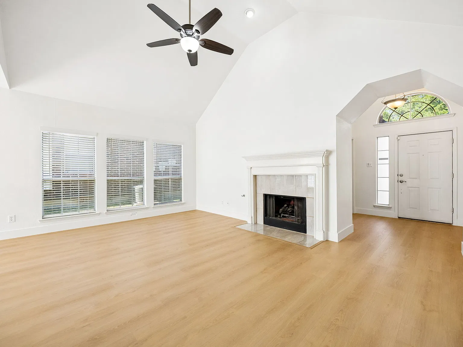 4 bed, 1787 sqft, $2,850 — Photo 1