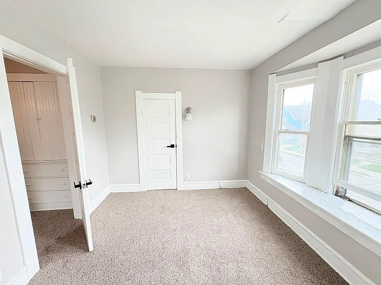 631 Curtis St — Photo 14