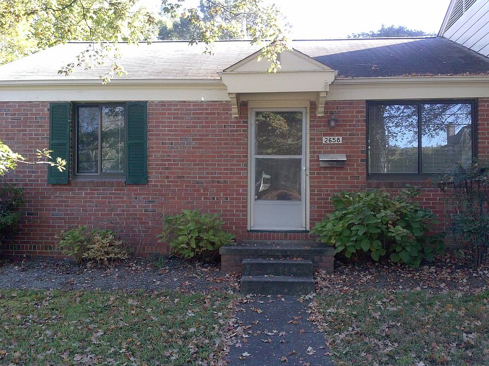 2658 Oberlin Road Front Door
