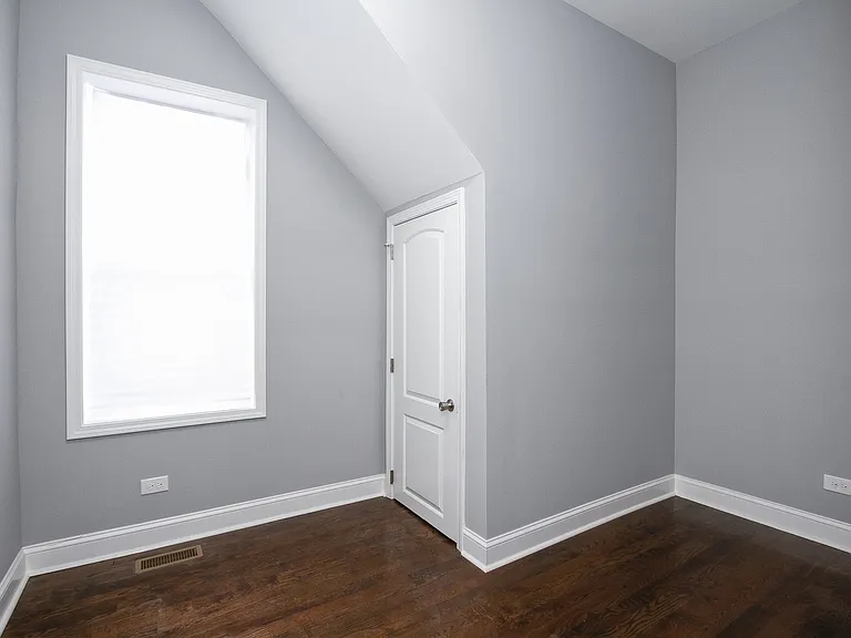 7322 S Langley Ave #1 — Photo 9