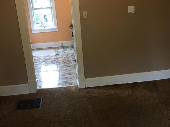 4th image of 859 James St