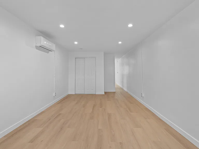 1195 Georgia St — Photo 7