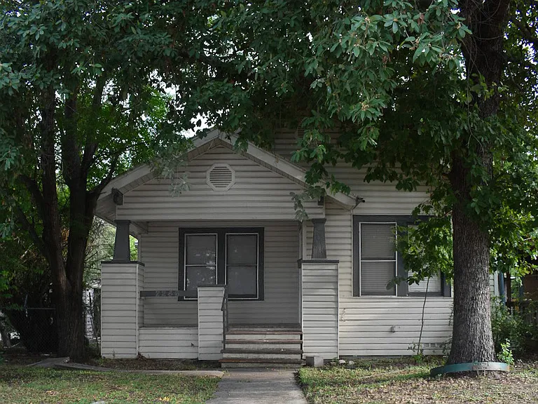 2246 E Houston St — Photo 39