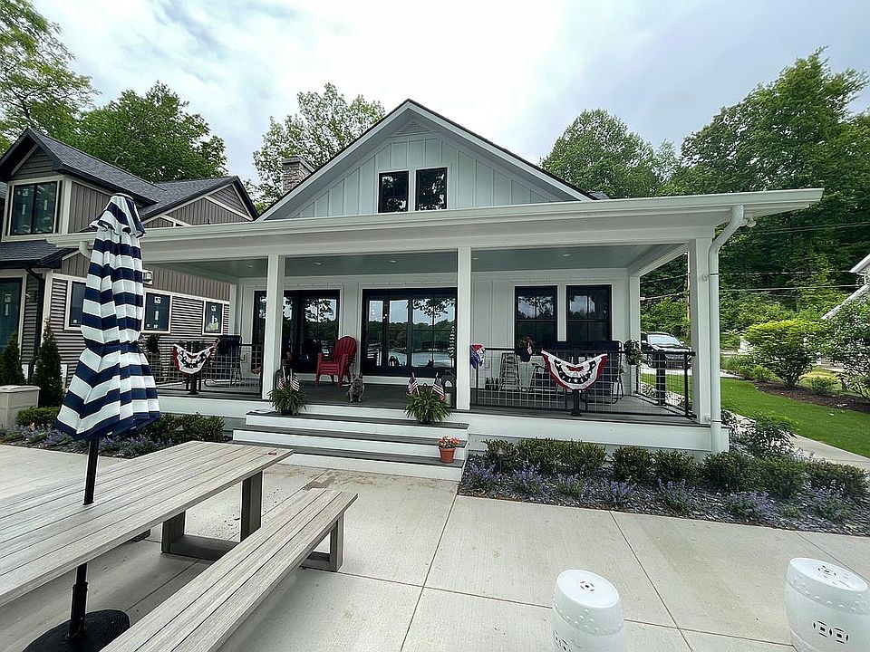 1st image of 371 S Gull Lake Dr