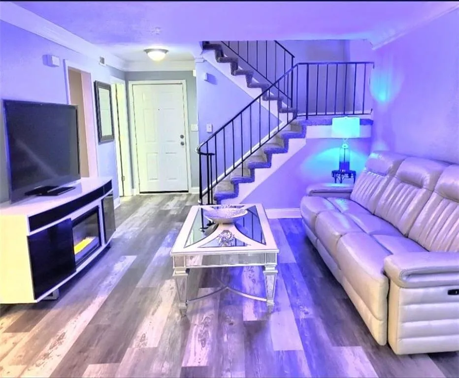 2 bed, 1.5 bath, 814 sqft, $2,500 — Photo 4