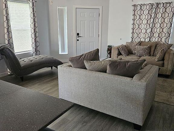 4th image of 2812 Stoneway Lane Unit B