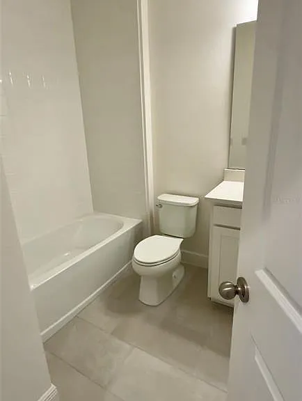 14729 Erice Ave — Photo 2