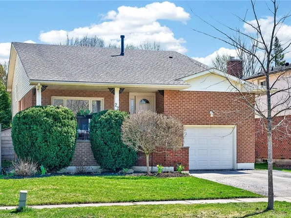 22 Vance Cres, Hamilton, ON L8B 0B8