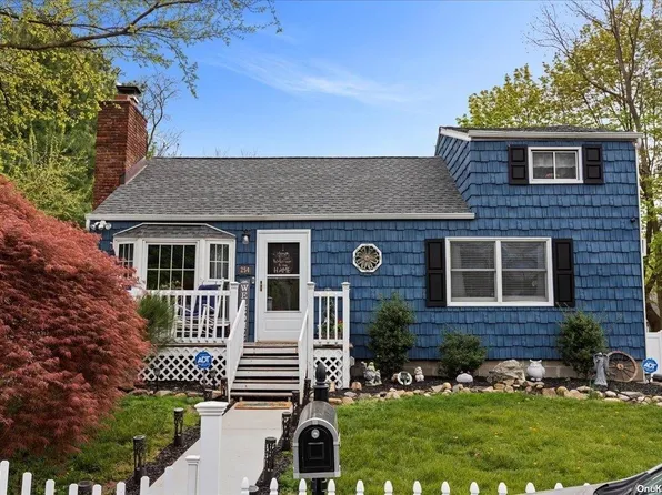 254 Oakwood Road, Huntington Station, NY 11746