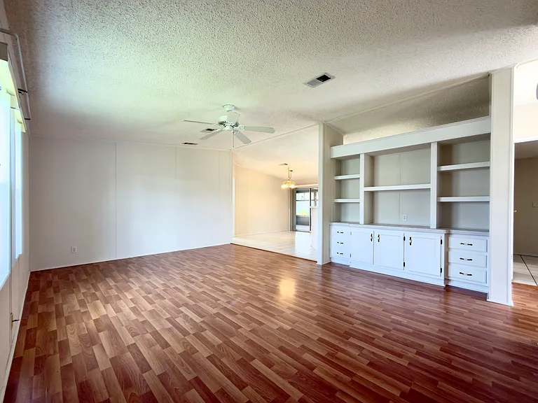 827 Sun Glow St — Photo 14