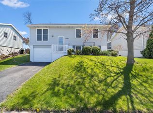 227 Broadmore Rd NW, Cedar Rapids, IA 52405