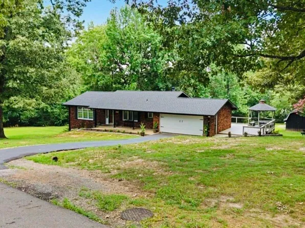 359 Ironwood Dr, Calvert City, KY 42029