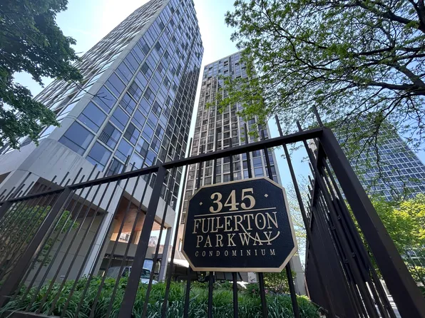 345 W Fullerton Pkwy APT 1808, Chicago, IL 60614