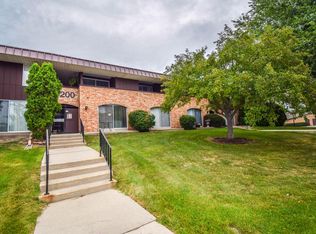 4200 W Rivers Edge Cir UNIT 9, Brown Deer, WI 53209