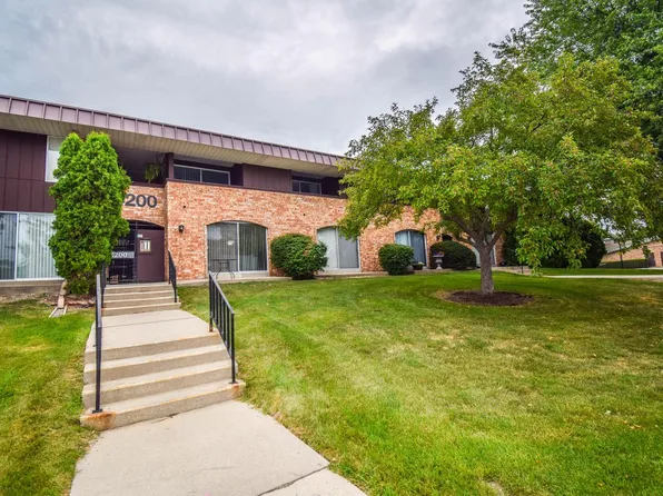 4200 West Rivers Edge CIRCLE #9, Brown Deer, WI 53209