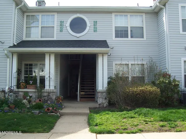 107 Des Moines Ct, Tinton Falls, NJ 07712