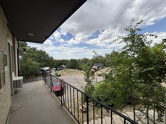 5th image of 599 N Darwin St #17942850