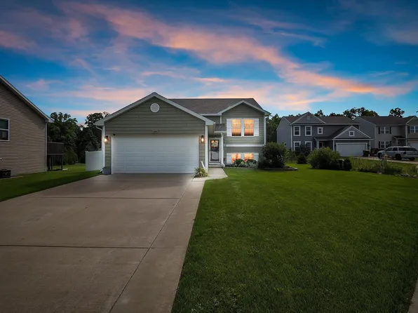 3756 Amber Oaks Dr, Howell, MI 48855