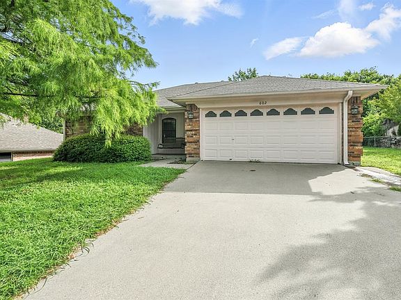 2nd image of 602 Valleyridge Ct