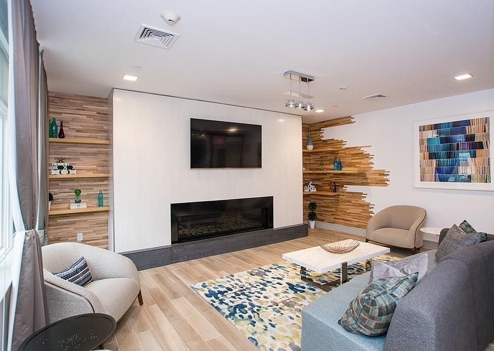 1st image of 180 Telford St #31