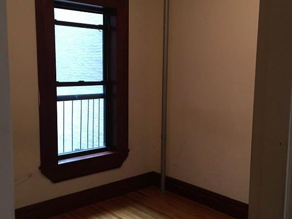 4th image of 214 E 82nd St APT 15
