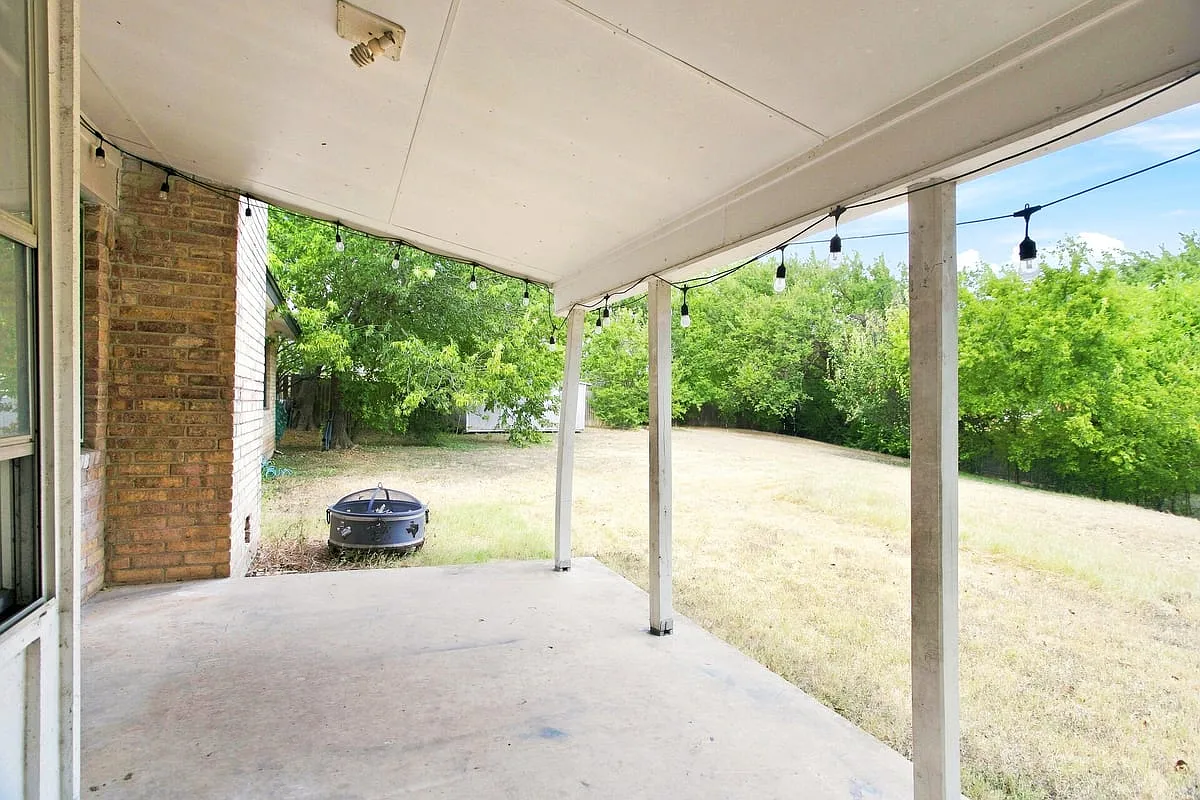 2312 Hunt Dr — Photo 3