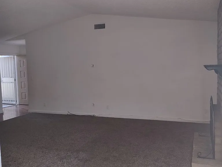 4111 Ozro Ct — Photo 9