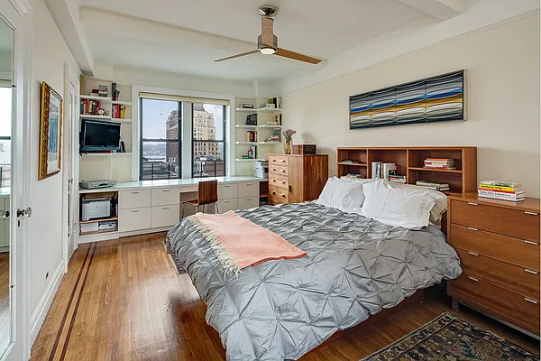 Sold by Stribling | media 9